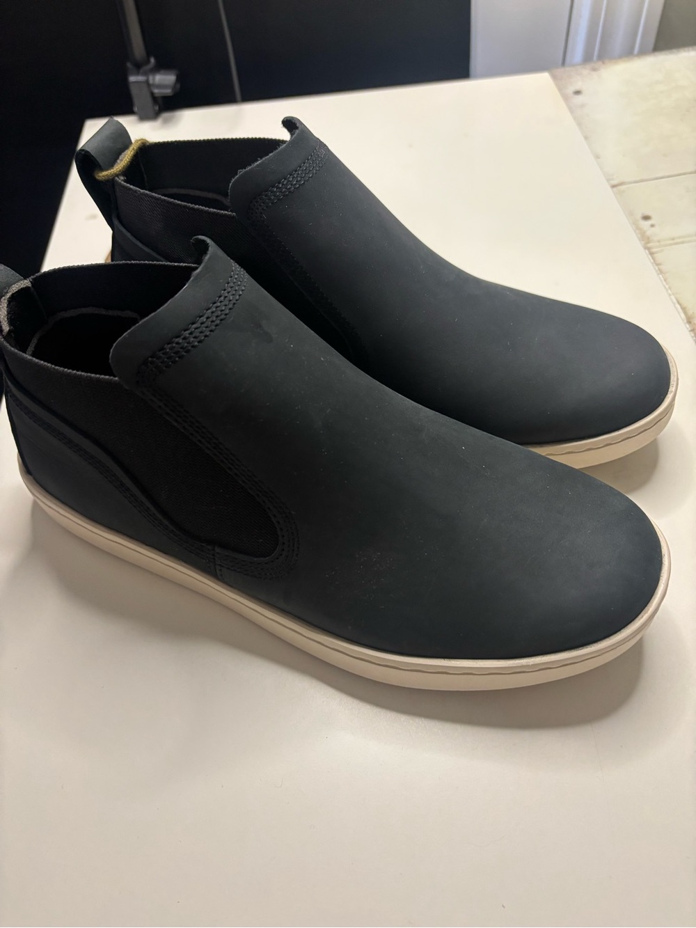 OluKai Pehuea Mid Leather Slip On Boots Black Women's Size 9 New Waterproof